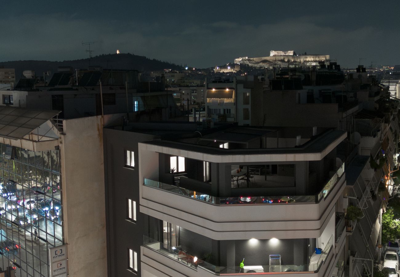 Apartment in Athens - *Kosmos Residence* Penthouse w/ Terrace & Jacuzzi
