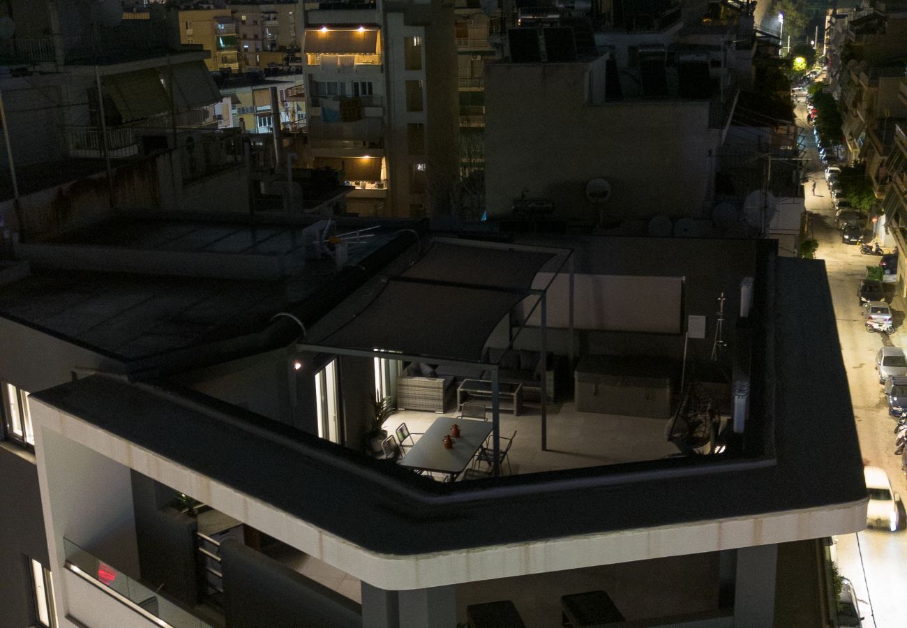 Apartment in Athens - *Kosmos Residence* Penthouse w/ Terrace & Jacuzzi