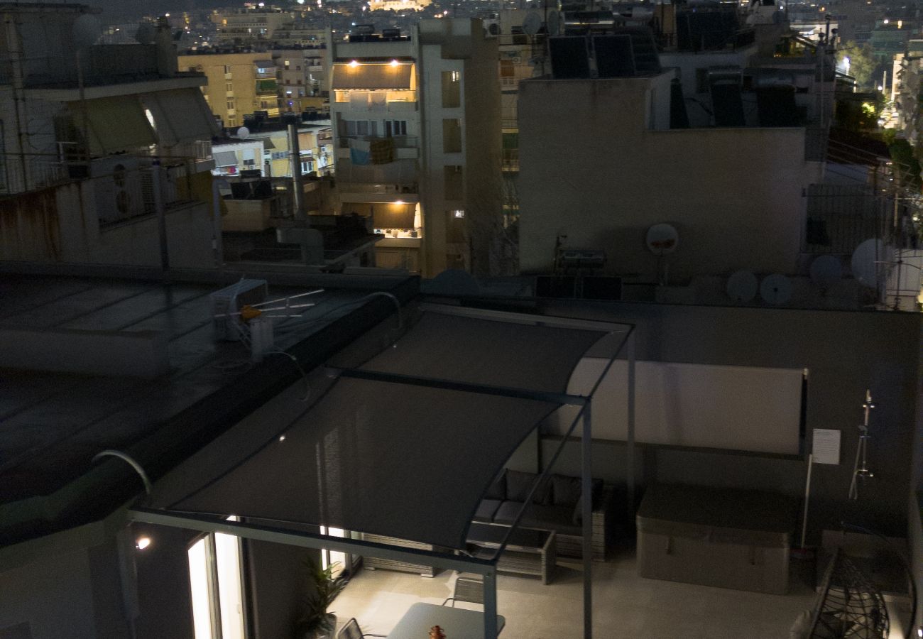 Apartment in Athens - *Kosmos Residence* Penthouse w/ Terrace & Jacuzzi