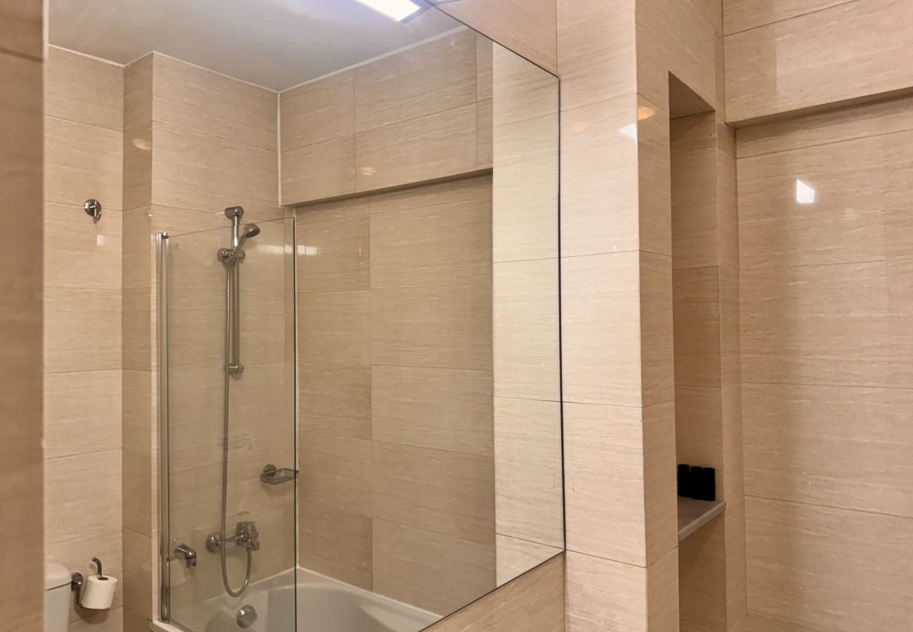Apartment in Athens - Minimalist 2 Bedroom Apartment with Balcony