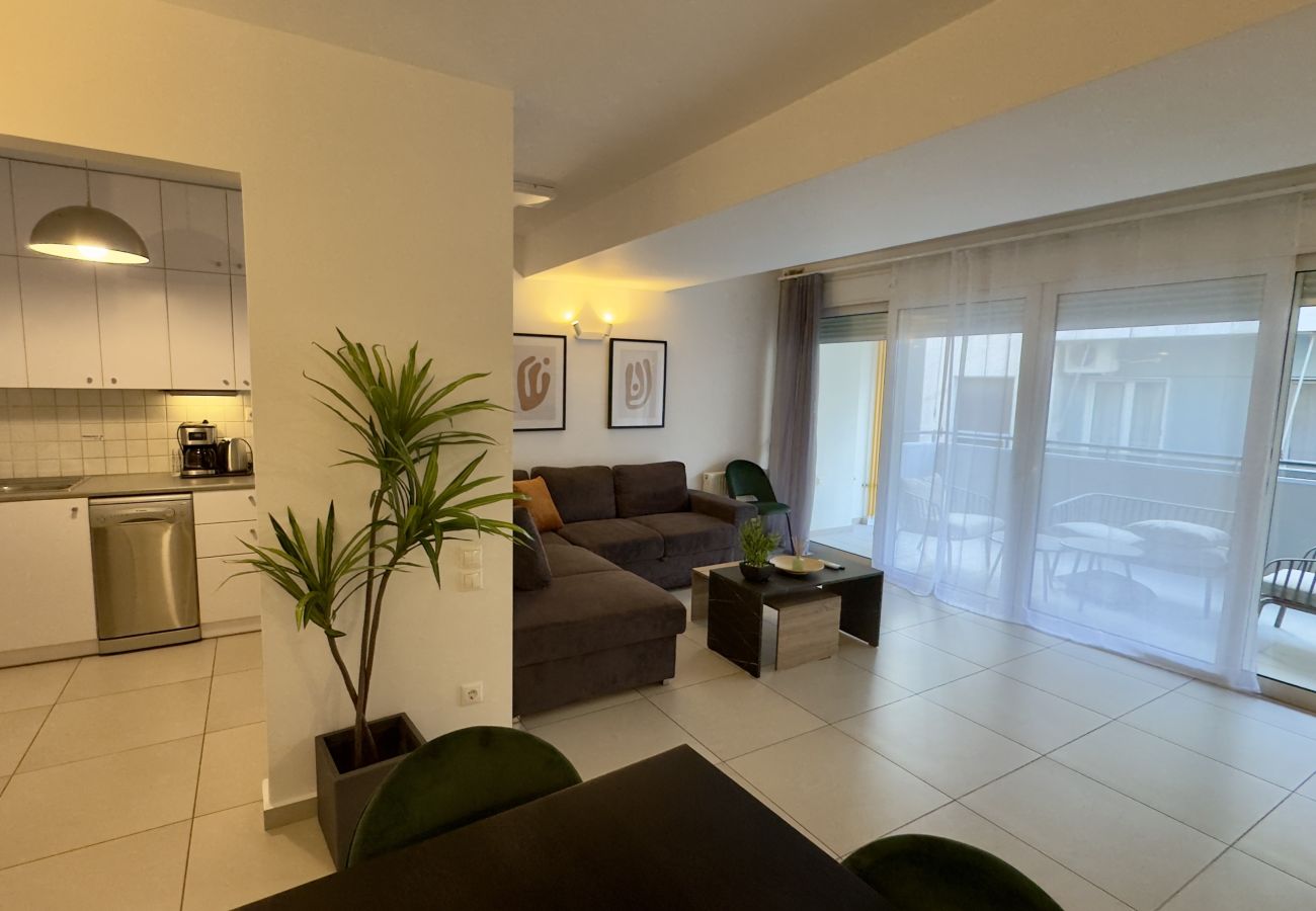 Apartment in Athens - Minimalist 2 Bedroom Apartment with Balcony