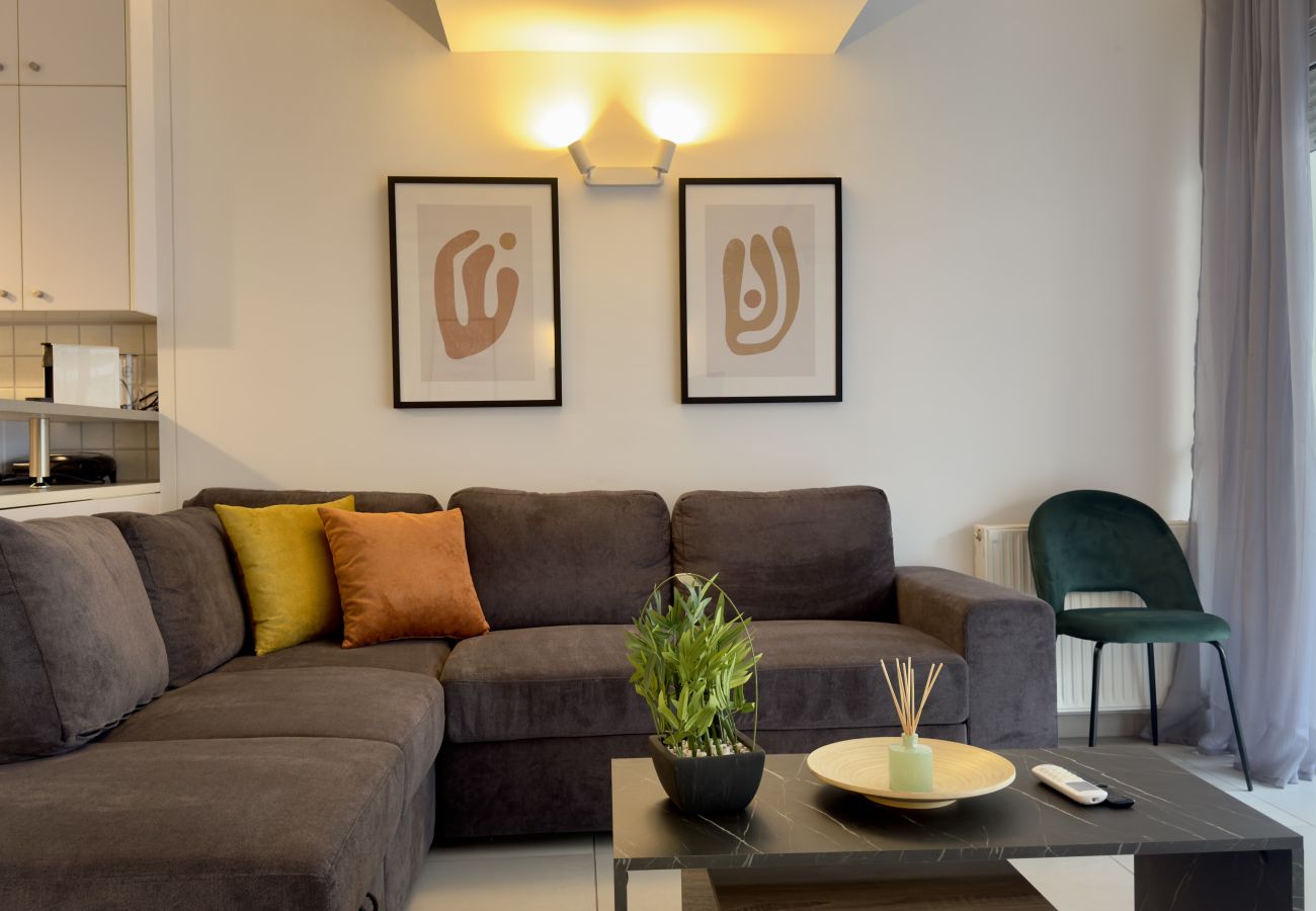 Apartment in Athens - Minimalist 2 Bedroom Apartment with Balcony