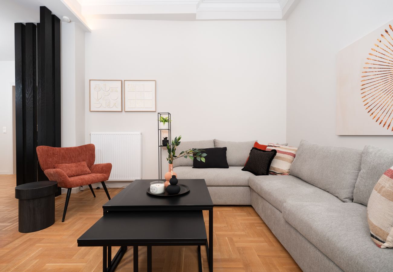 Apartment in Athens - Spacious & Stylish Athens Apartment, 5min to Metro