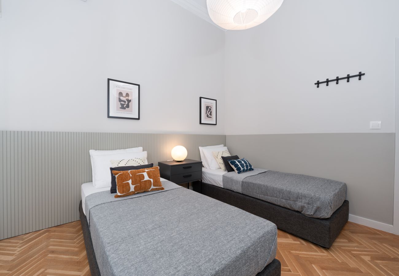 Apartment in Athens - Spacious & Stylish Athens Apartment, 5min to Metro