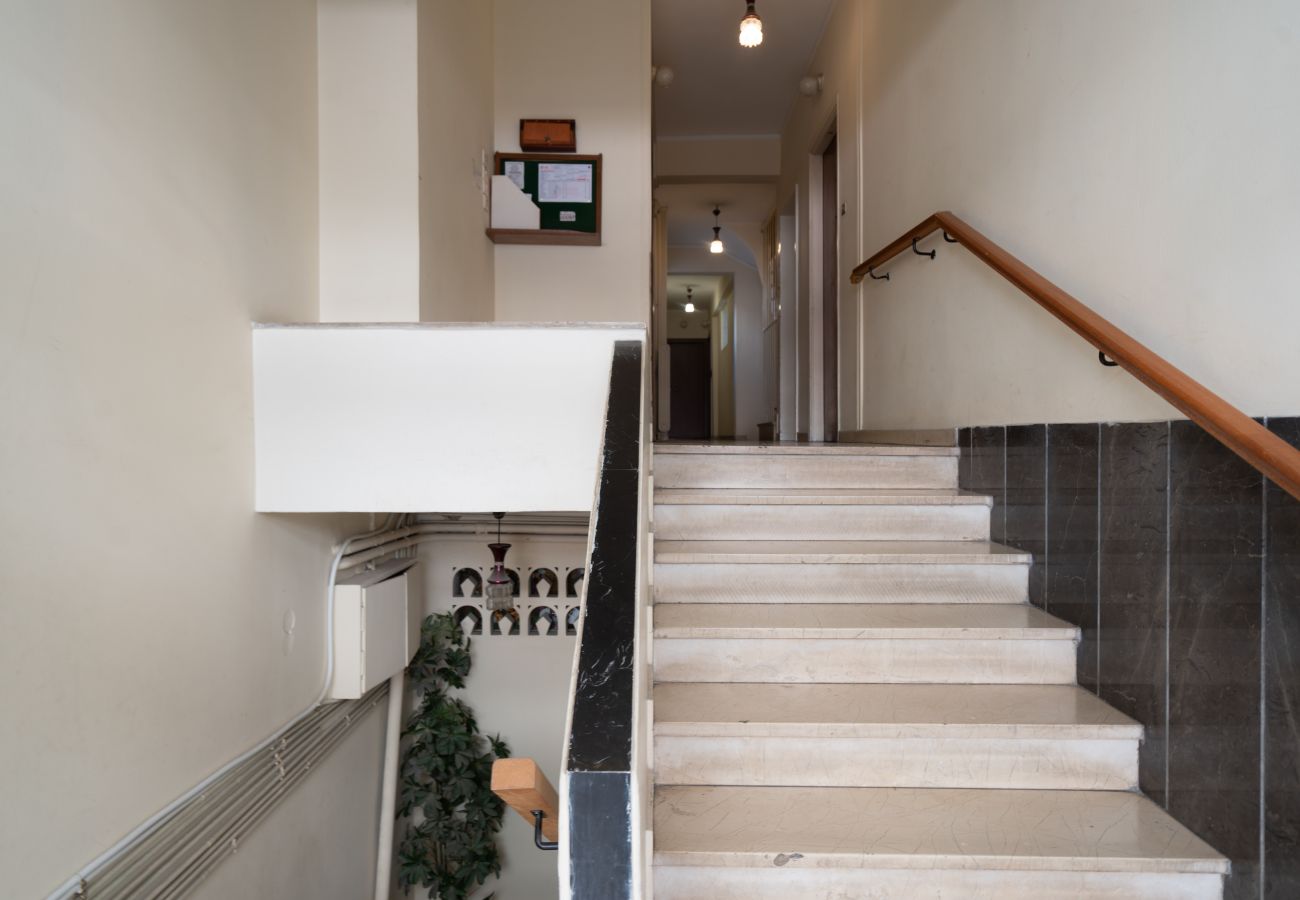 Apartment in Athens - Luxury Comfort in Athens - Walk to Varnava Square