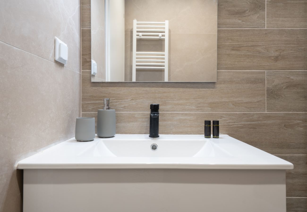 Apartment in Piraeus - Spacious Luxury Apartment | Near Piraeus Port