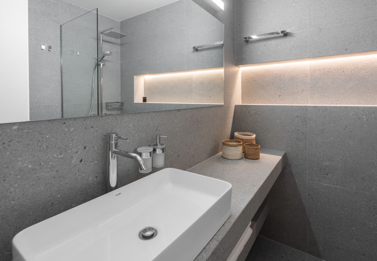Studio in Athens - Silk Athens | Urban Suite with balcony, Gym & Pool