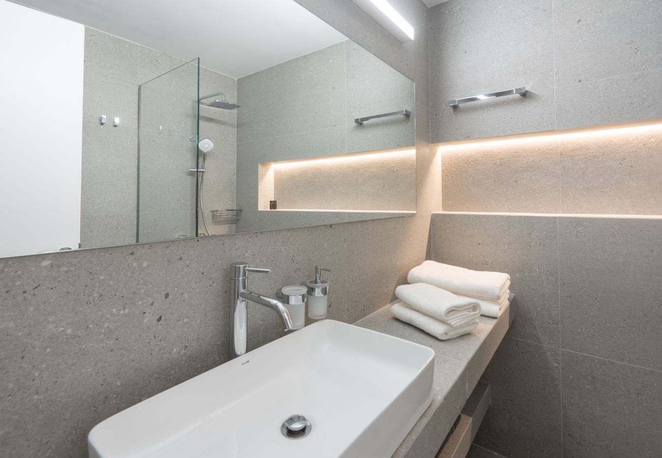 Studio in Athens - Silk Athens | City Suite with Balcony, Gym & Pool