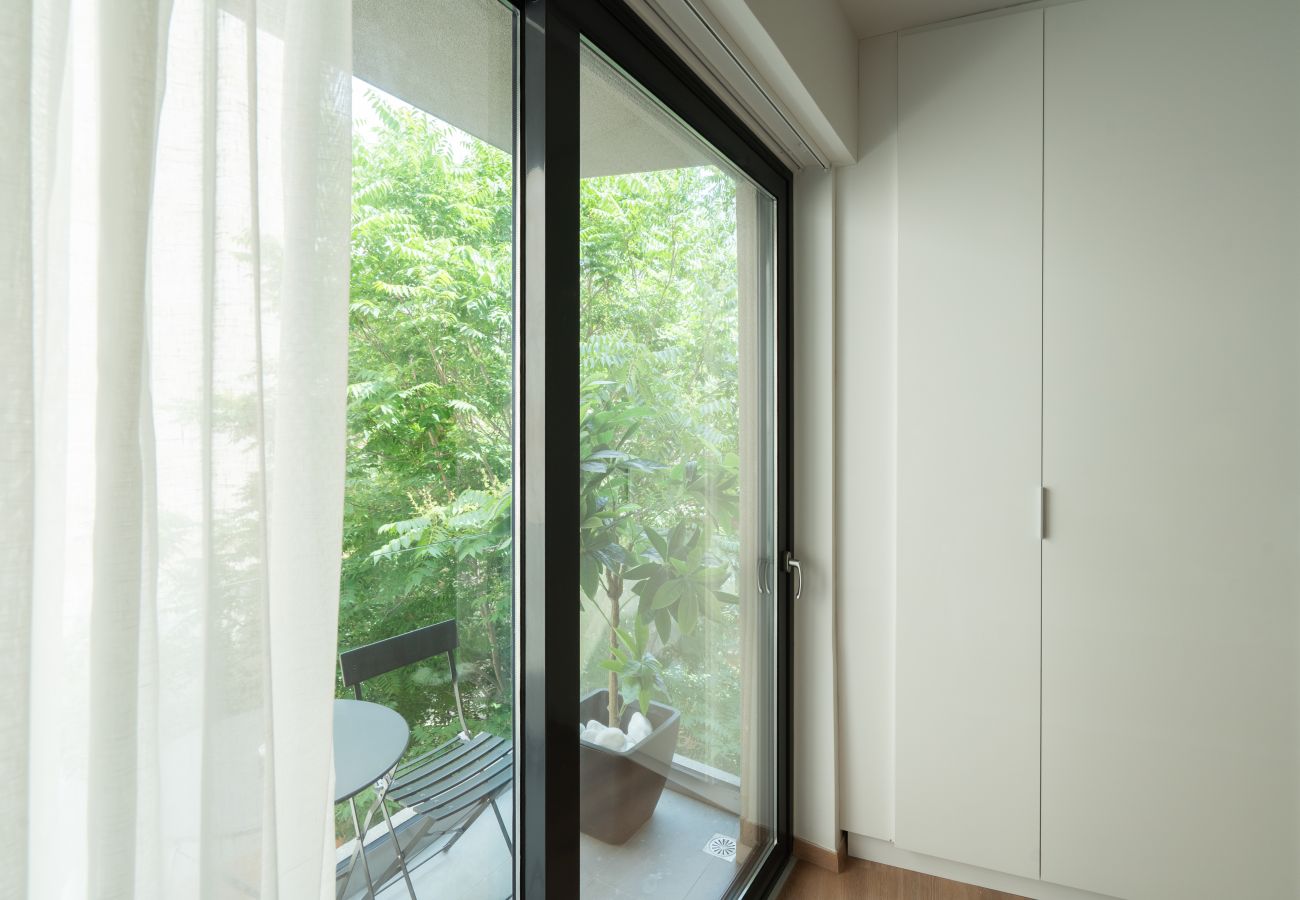 Studio in Athens - Silk Athens | City Suite with Balcony, Gym & Pool