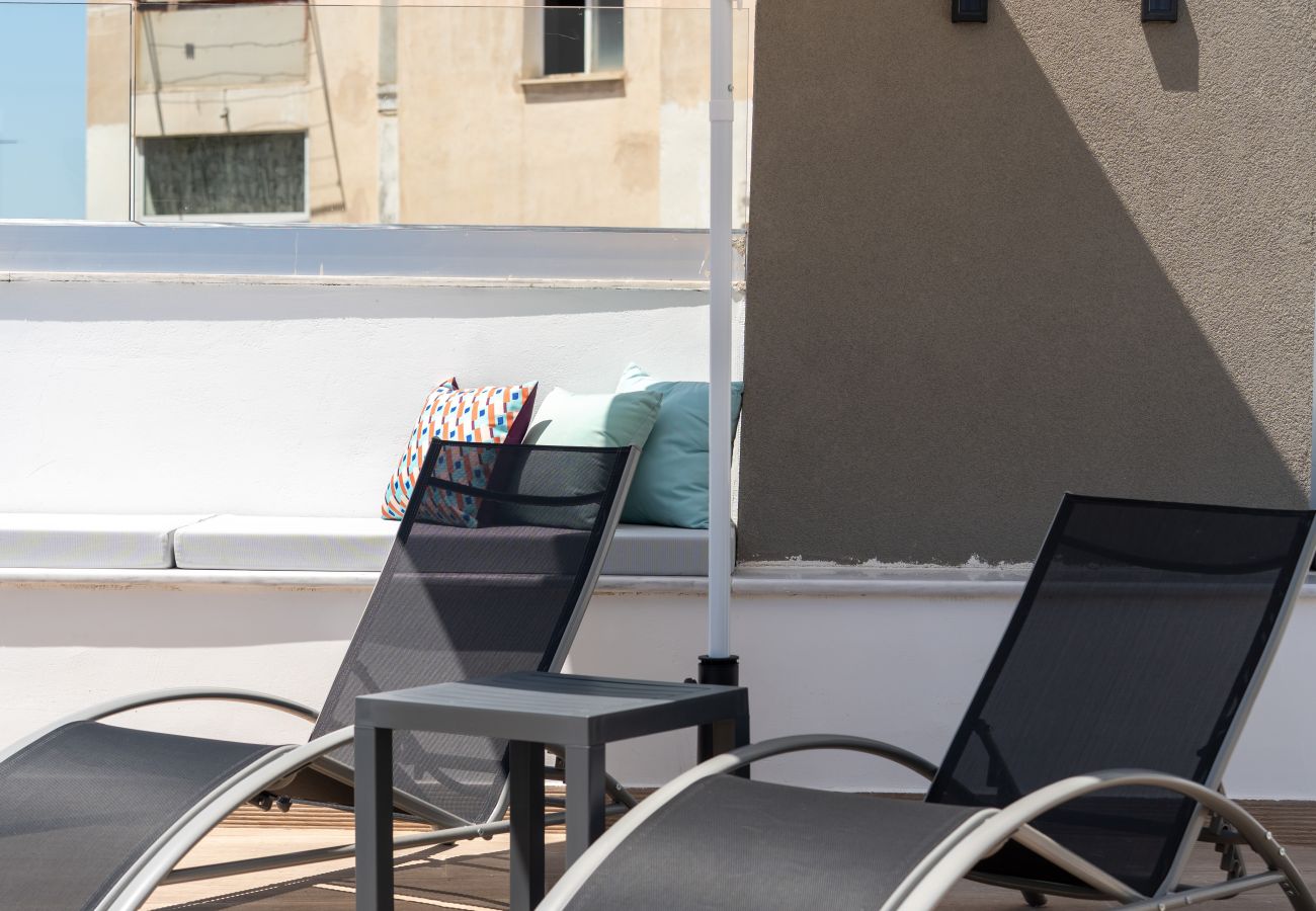 Studio in Athens - Silk Athens | Urban Nest with Gym, Laundry & Pool