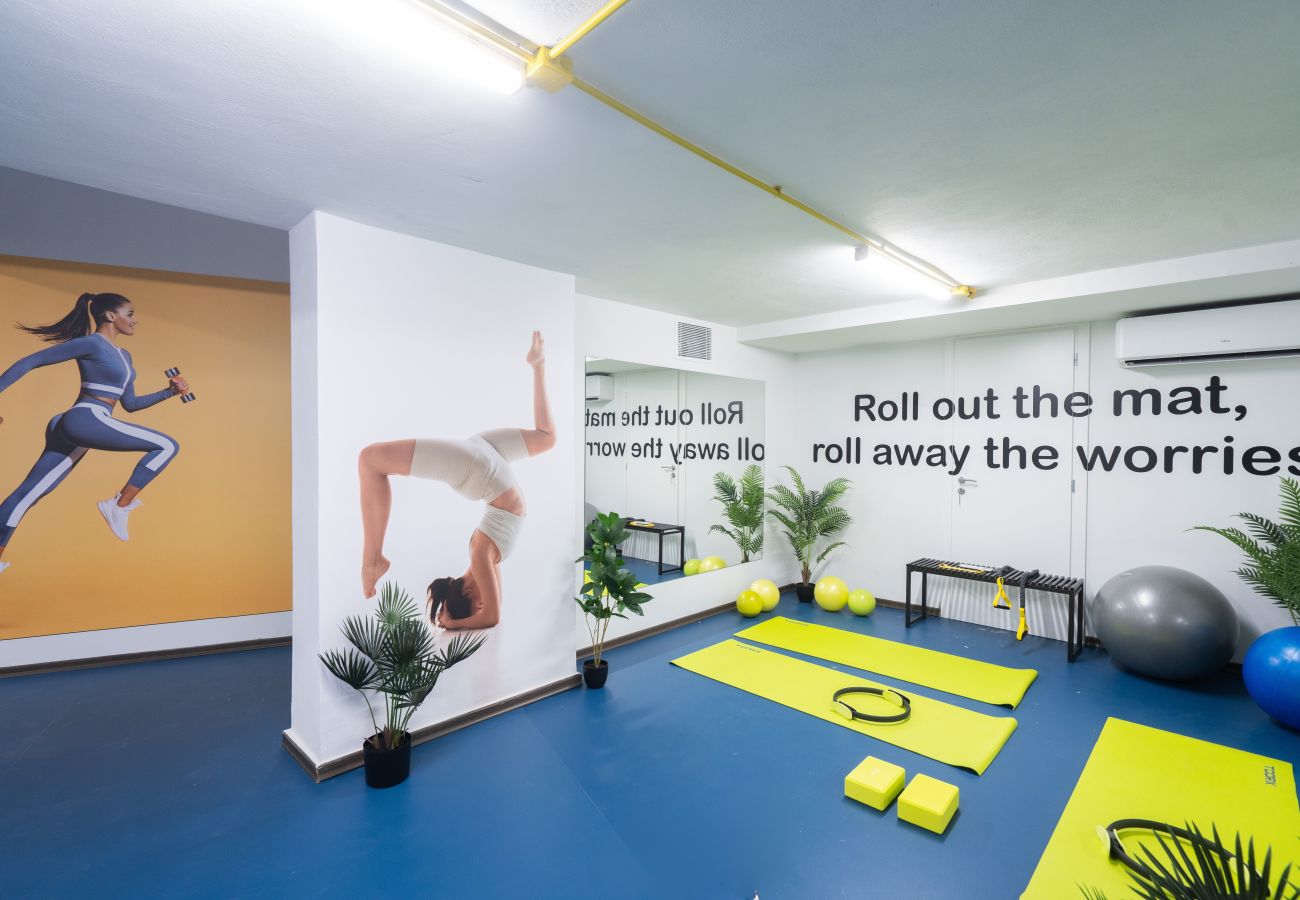 Studio in Athens - Silk Athens | Modern Suite w/ Gym, Laundry & Pool