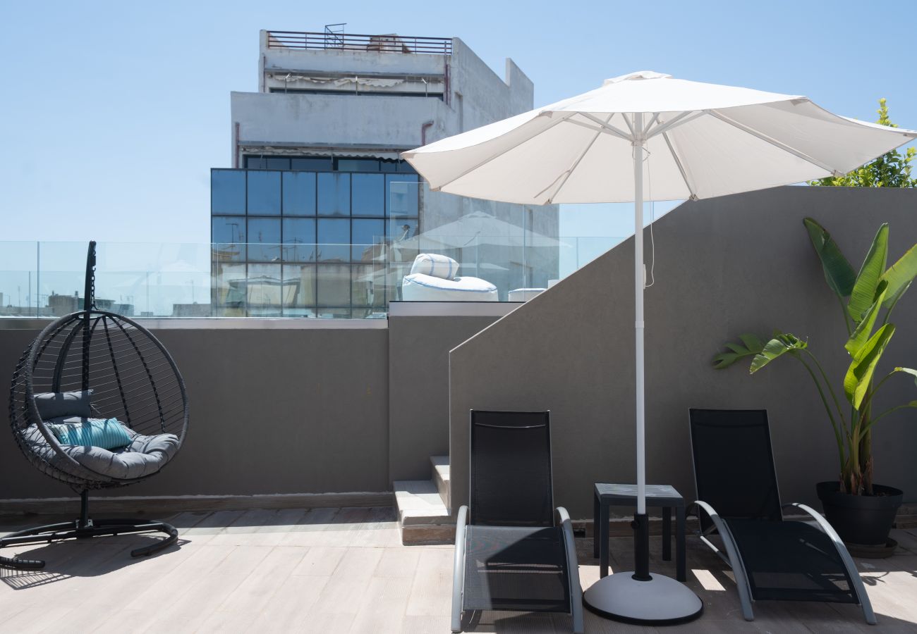Studio in Athens - Silk Athens | Smart Studio w/ Gym, Laundry & Pool
