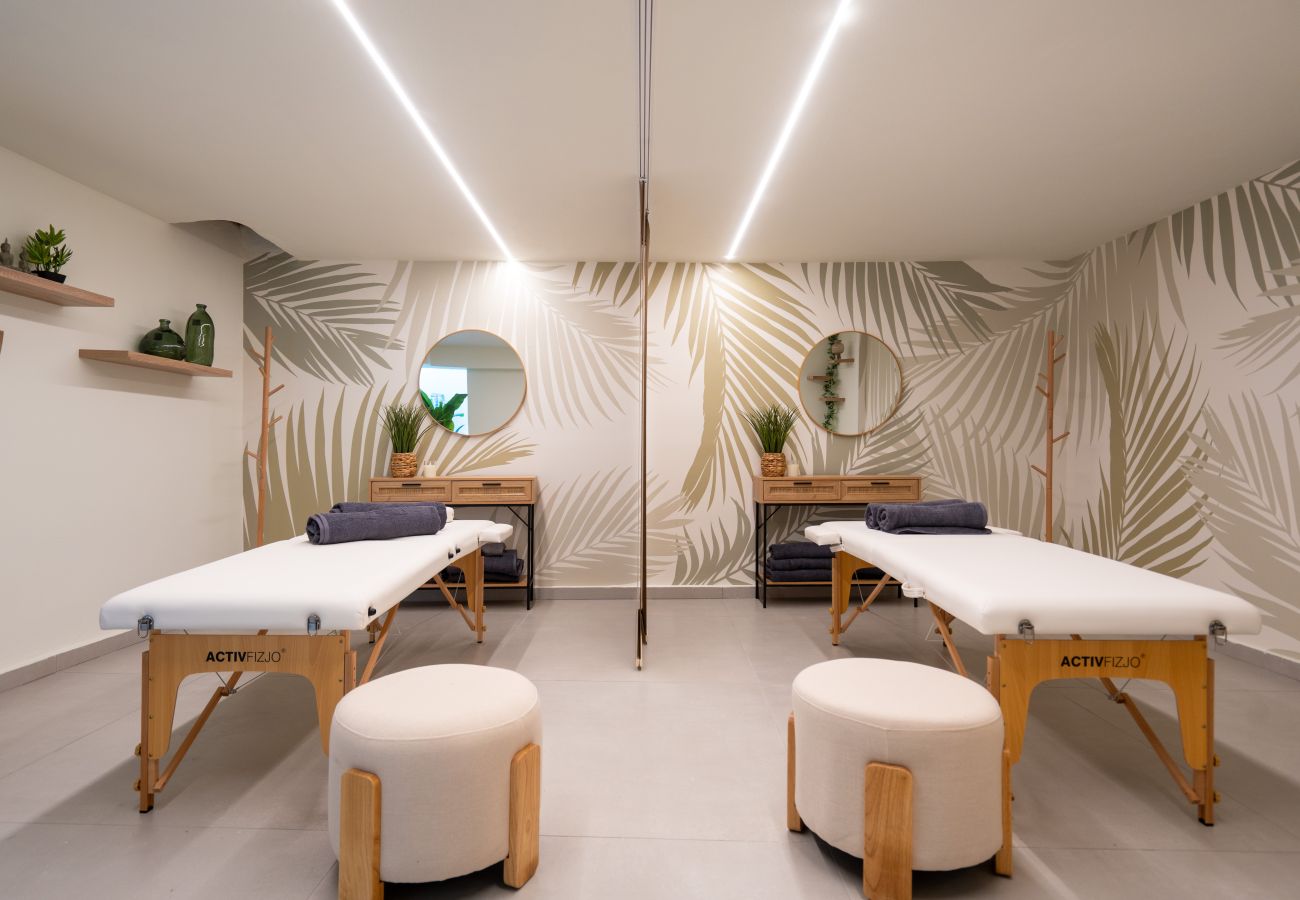 Studio in Athens - Silk Athens | Smart Studio w/ Gym, Laundry & Pool