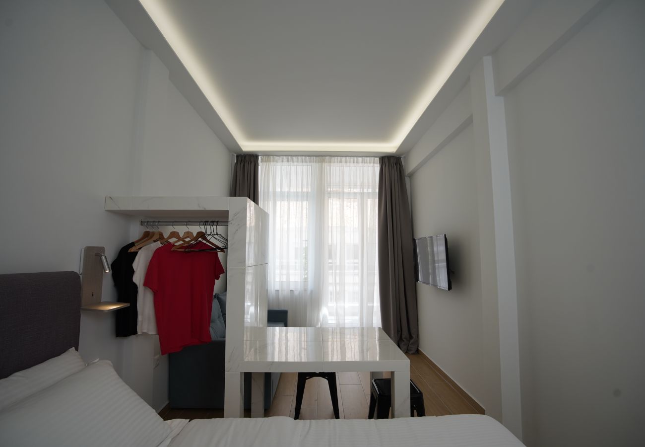 Studio in Athens - Lemon - Cosy Studio with Balcony in Athens Center