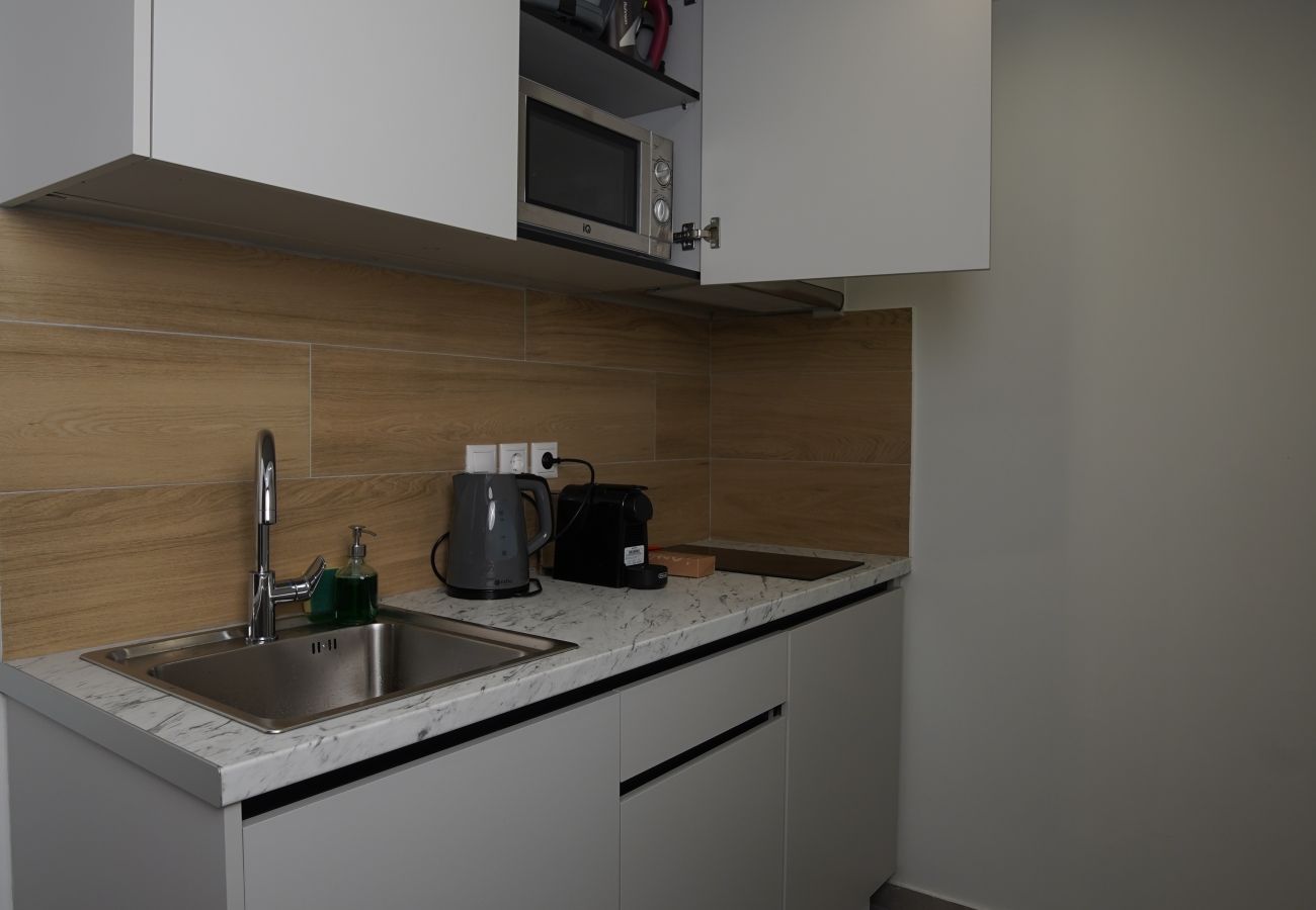 Studio in Athens - Lemon - Cosy Studio with Balcony in Athens Center