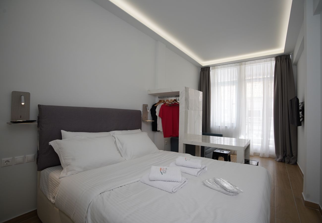 Studio in Athens - Lemon - Cosy Studio with Balcony in Athens Center