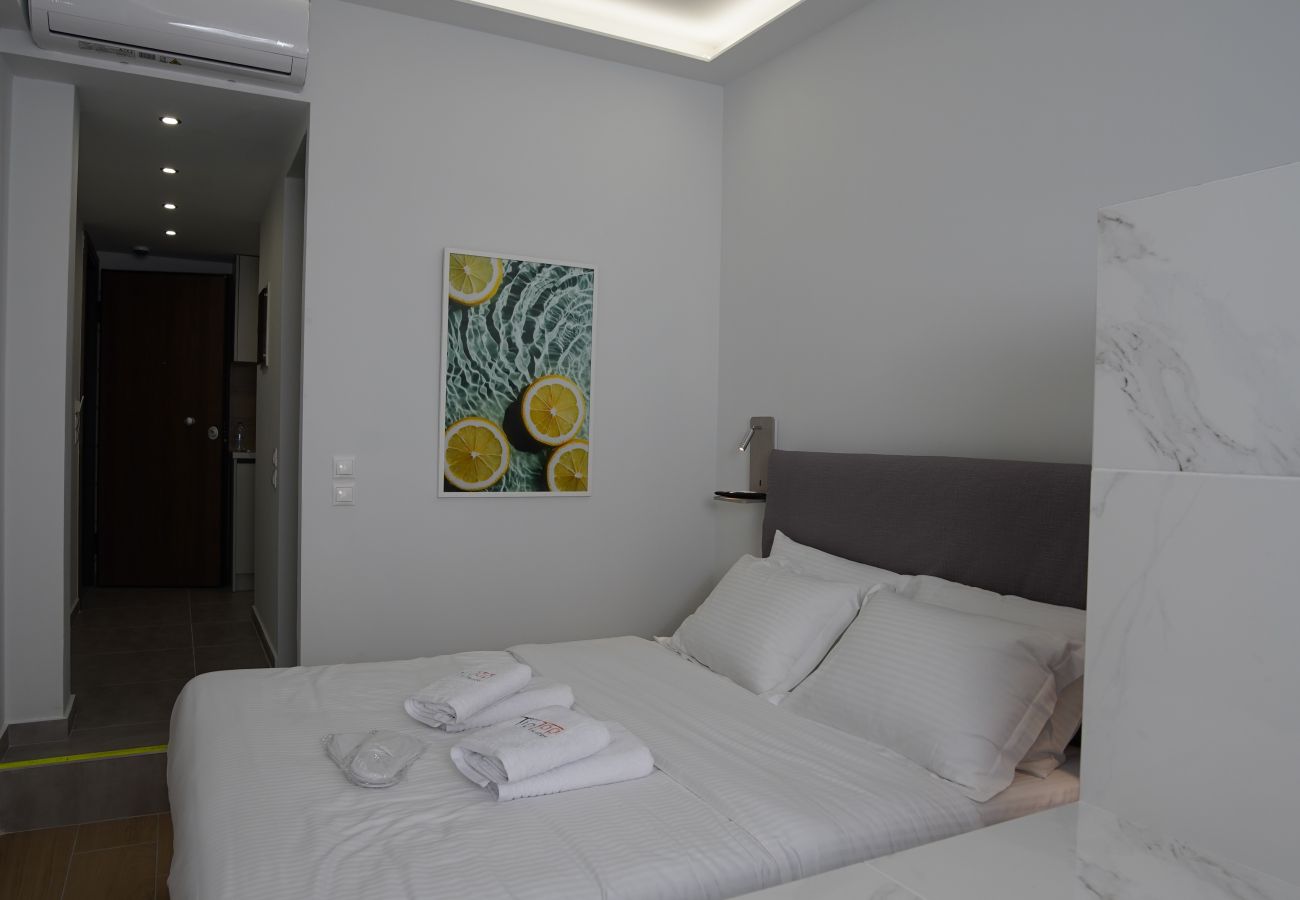 Studio in Athens - Lemon - Cosy Studio with Balcony in Athens Center