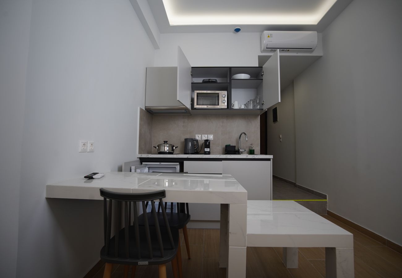 Studio in Athens - Iris - Cosy Studio with Balcony in Athens Center 