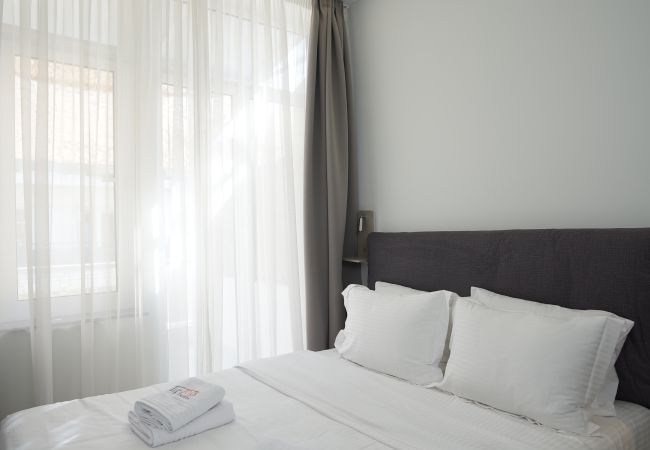 Studio in Athens - Mimosa - Cosy Studio with Balcony in Athens Center