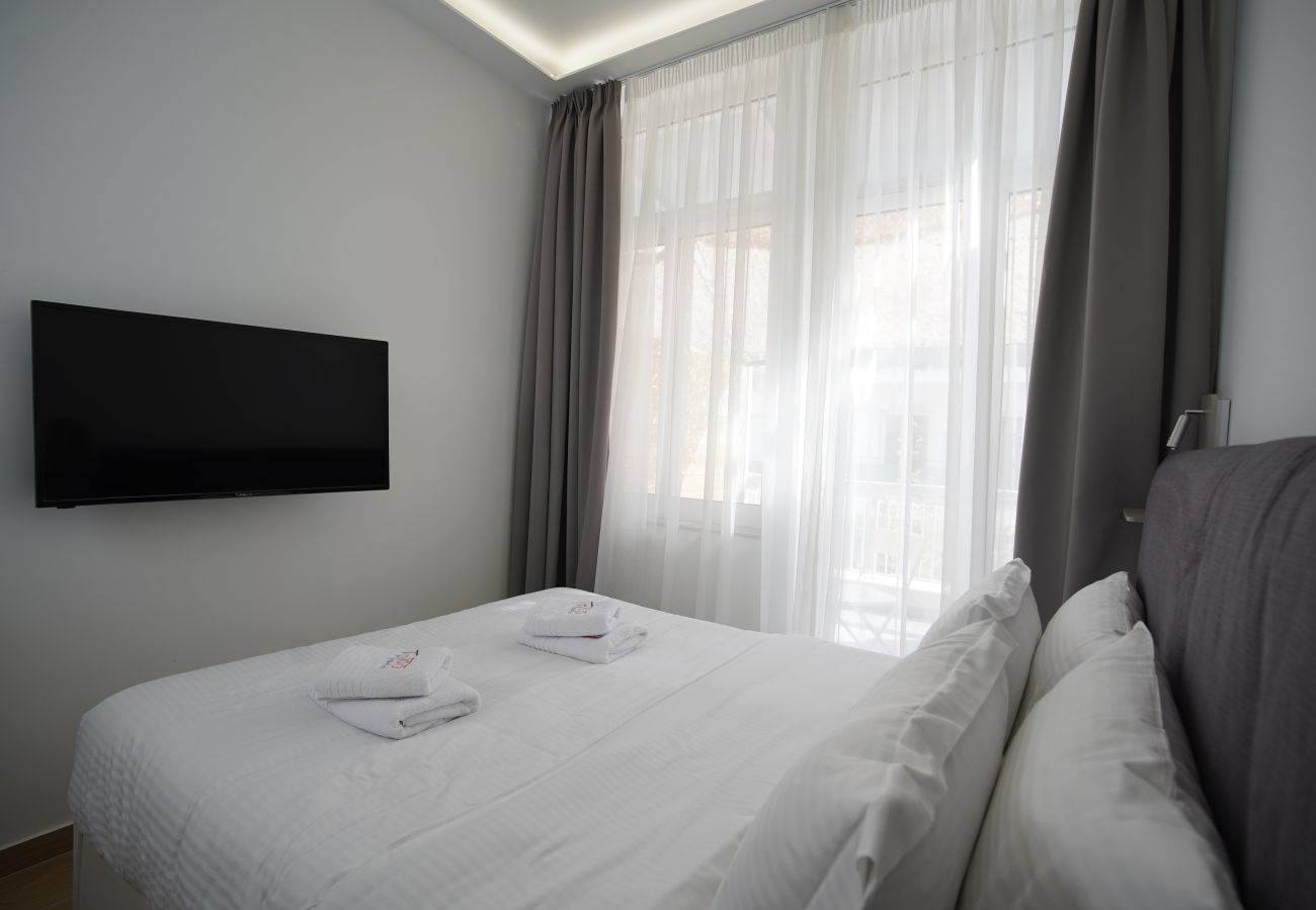 Studio in Athens - Mimosa - Cosy Studio with Balcony in Athens Center