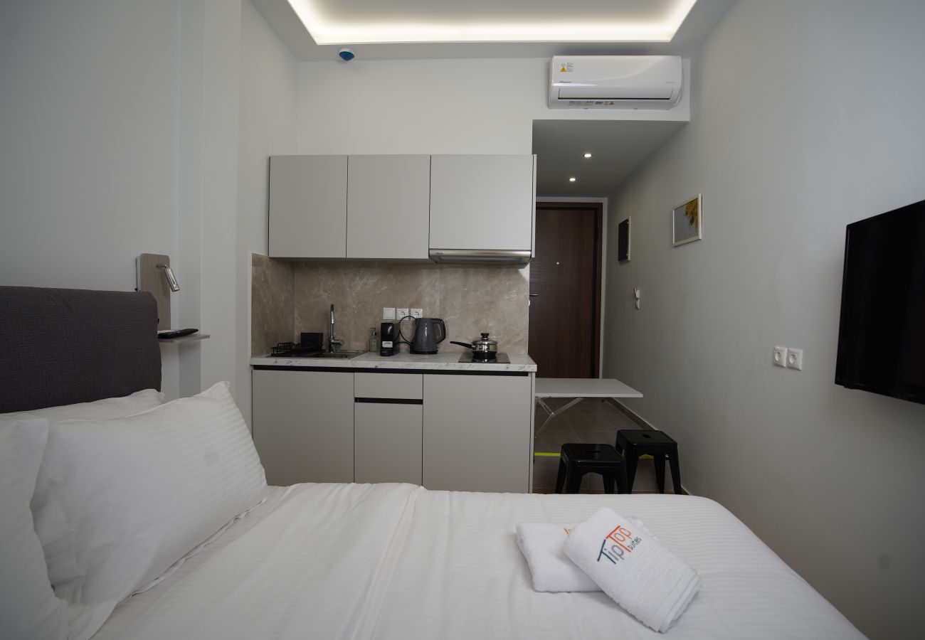 Studio in Athens - Mimosa - Cosy Studio with Balcony in Athens Center