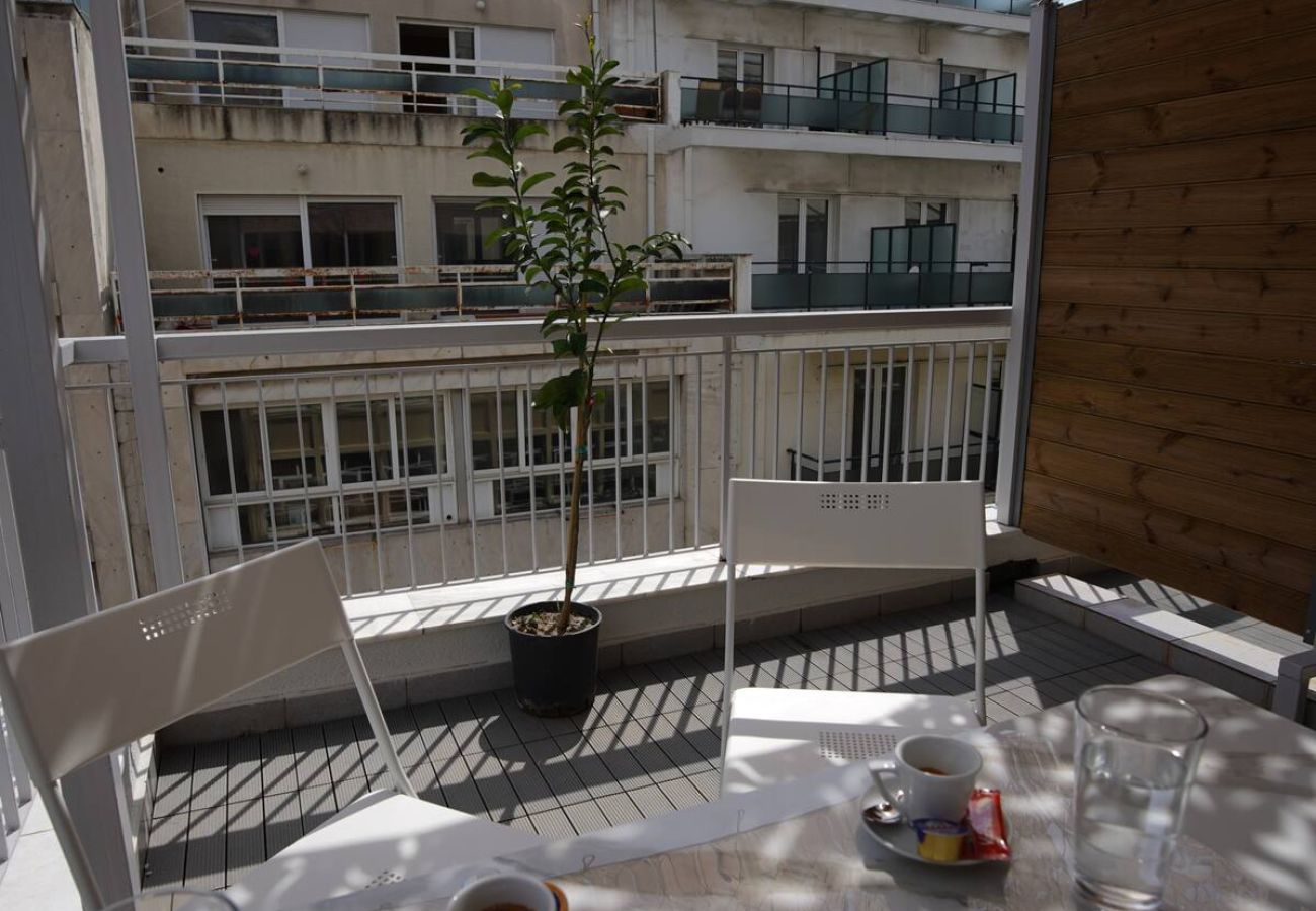 Studio in Athens - Mimosa - Cosy Studio with Balcony in Athens Center