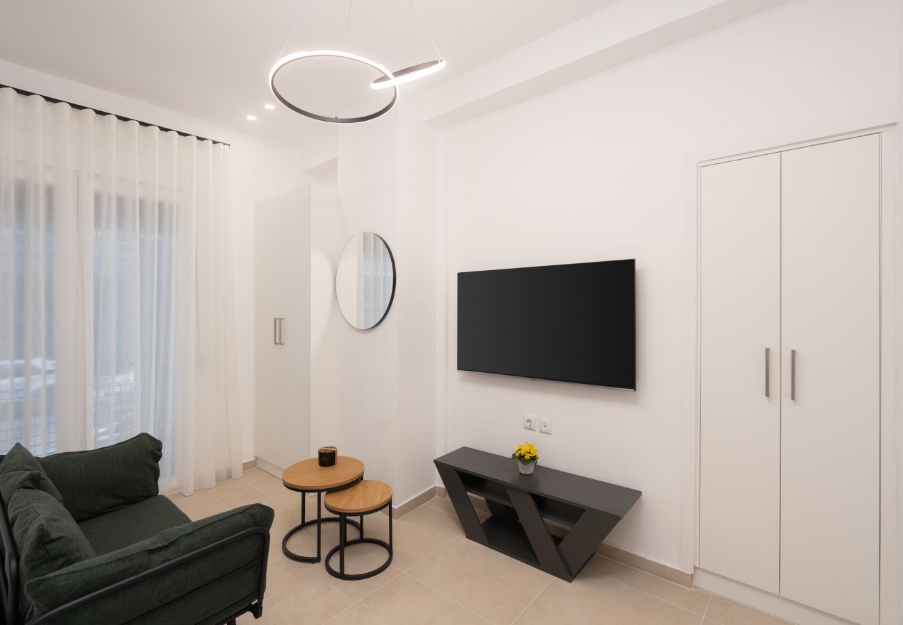 Studio in Athens - 15 mins Walk to Acropolis, Minimalist Studio