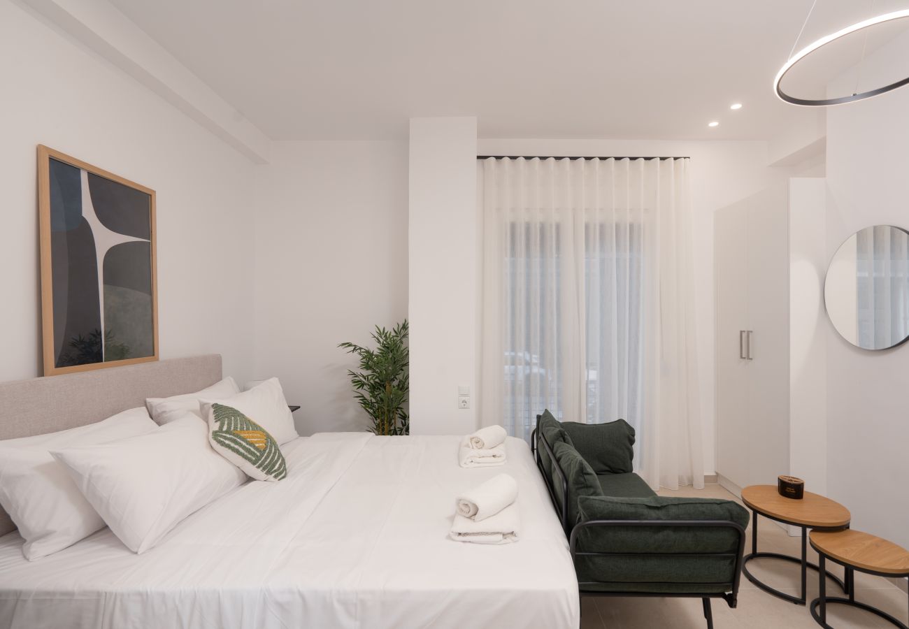 Studio in Athens - 15 mins Walk to Acropolis, Minimalist Studio
