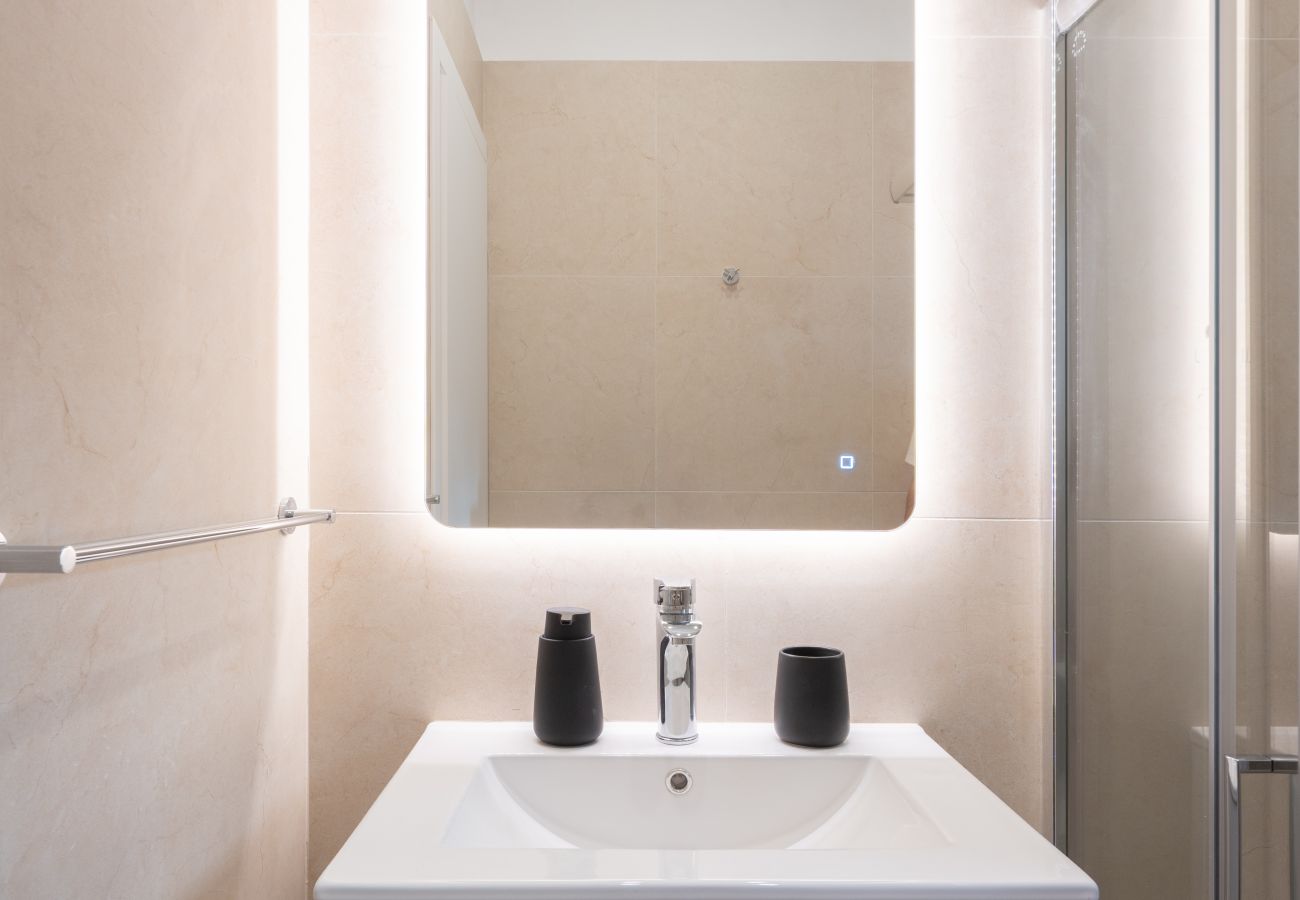 Studio in Athens - 15 mins Walk to Acropolis, Minimalist Studio