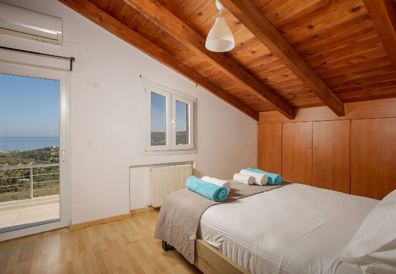 Villa in Douliana - Villa Konstantinos Hilltop Vineyard Escape