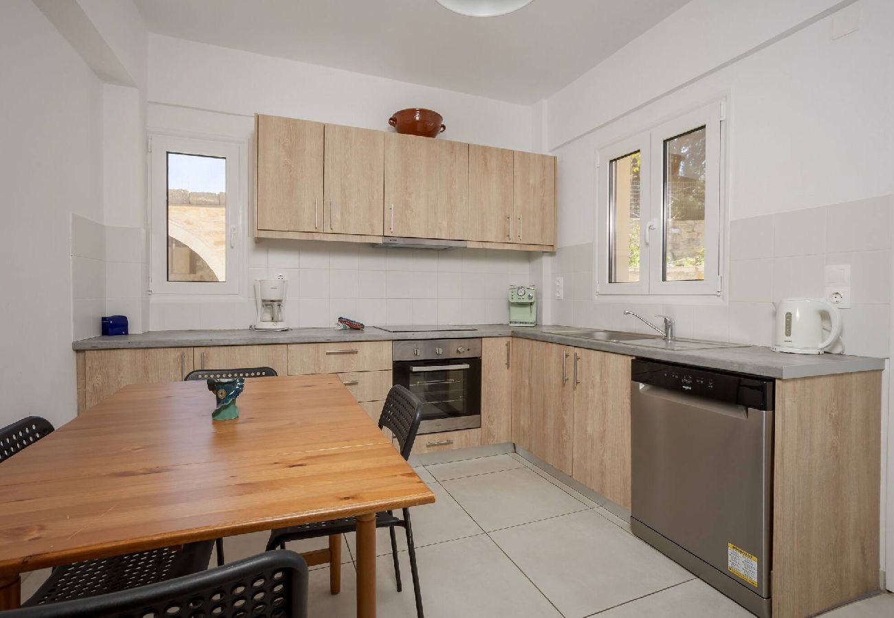 Villa in Douliana - Villa Konstantinos Hilltop Vineyard Escape