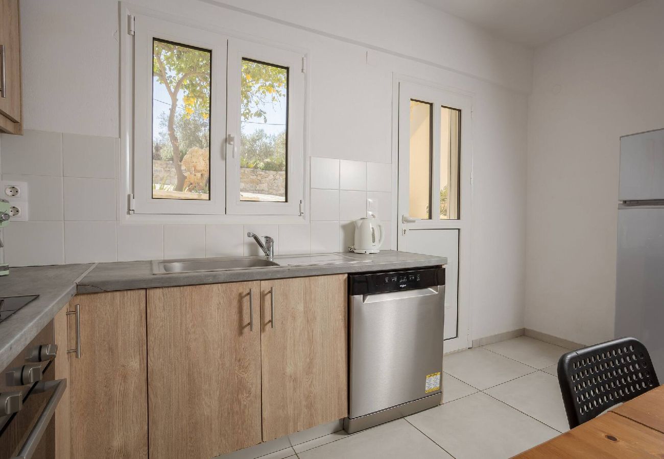 Villa in Douliana - Villa Konstantinos Hilltop Vineyard Escape