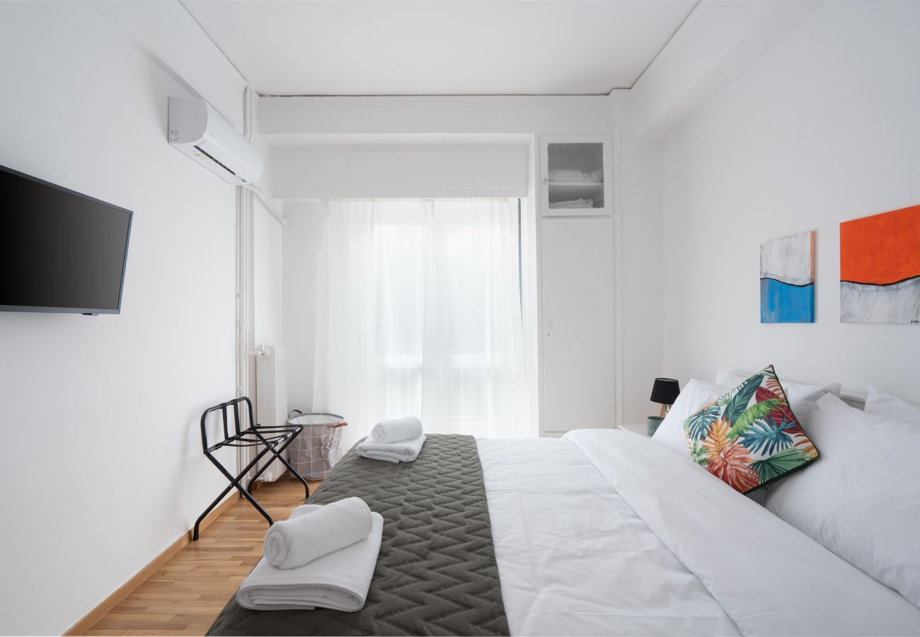 Apartment in Athens - Cozy Apartment in Athens with Balcony, 5 min to Metro