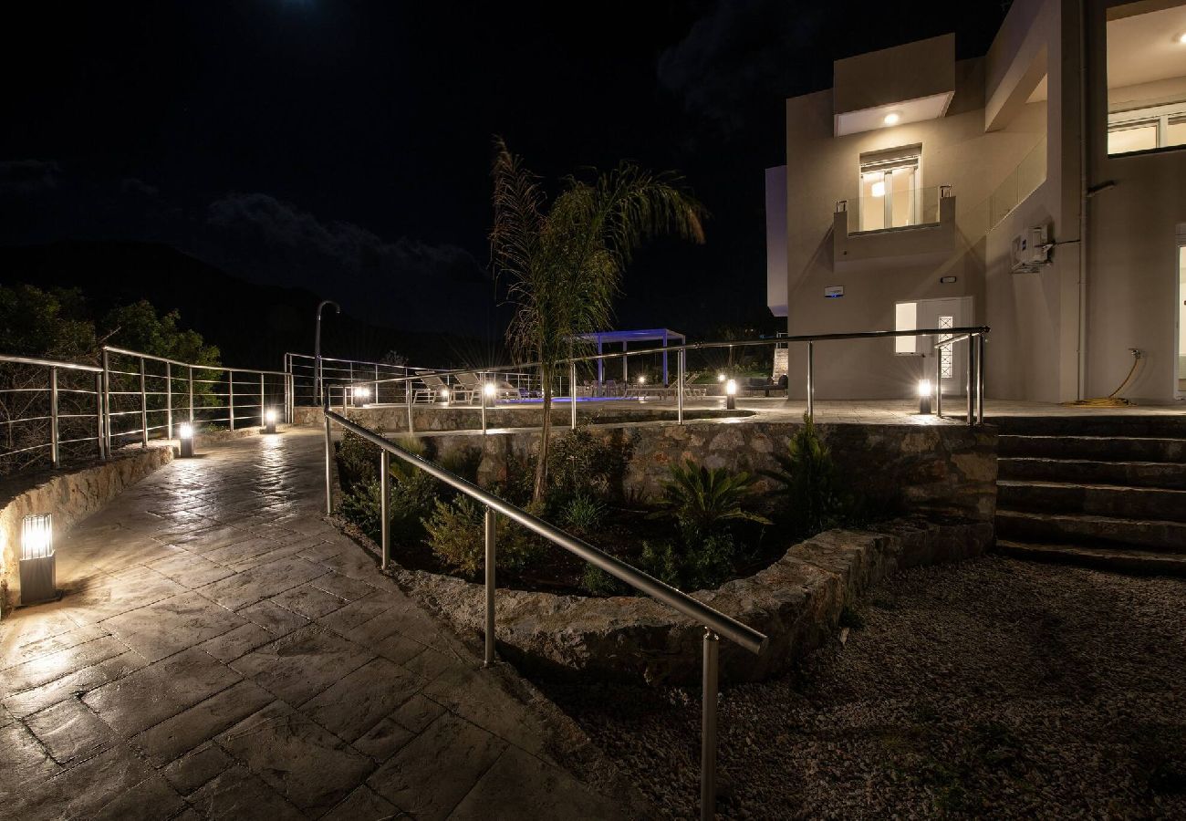 Villa in Plaka - Villa Prinos Private Pool