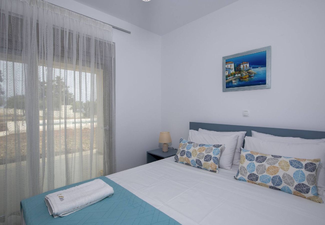 Villa in Douliana - Icarus Luxury Private  Villa