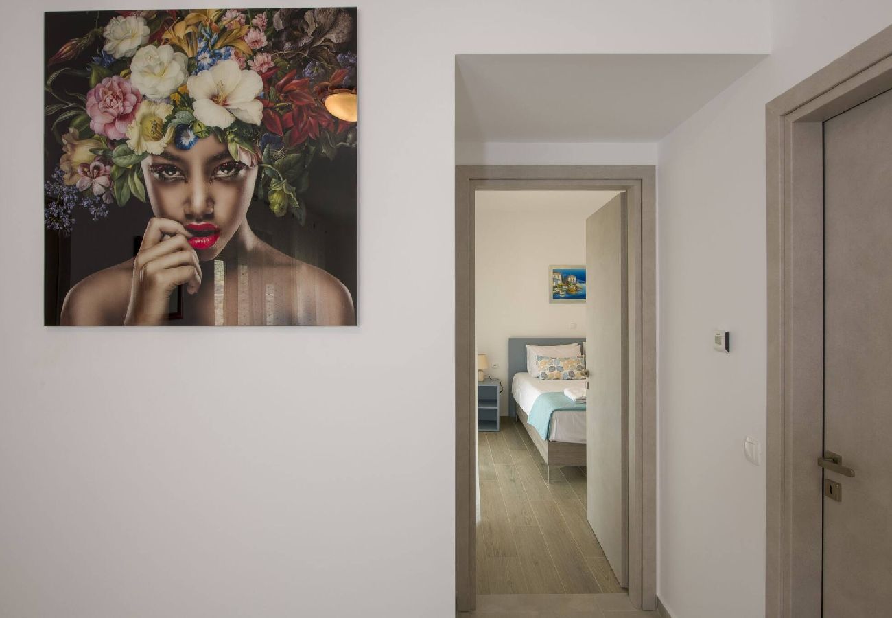 Villa in Douliana - Icarus Luxury Private  Villa