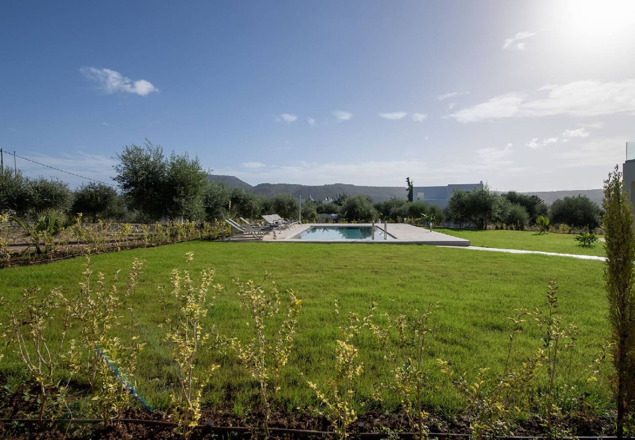 Villa in Douliana - Icarus Luxury Private  Villa