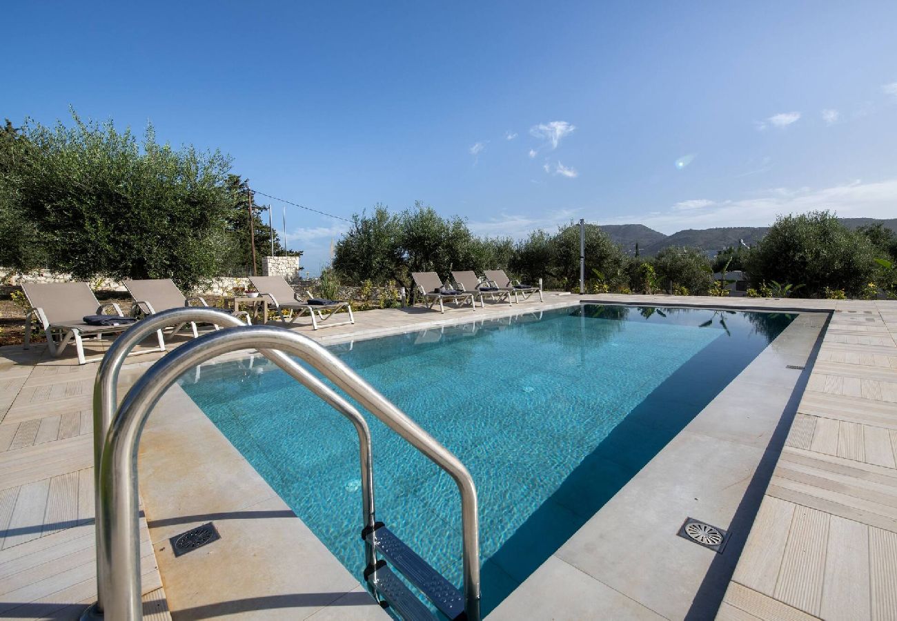 Villa in Douliana - Icarus Luxury Private  Villa