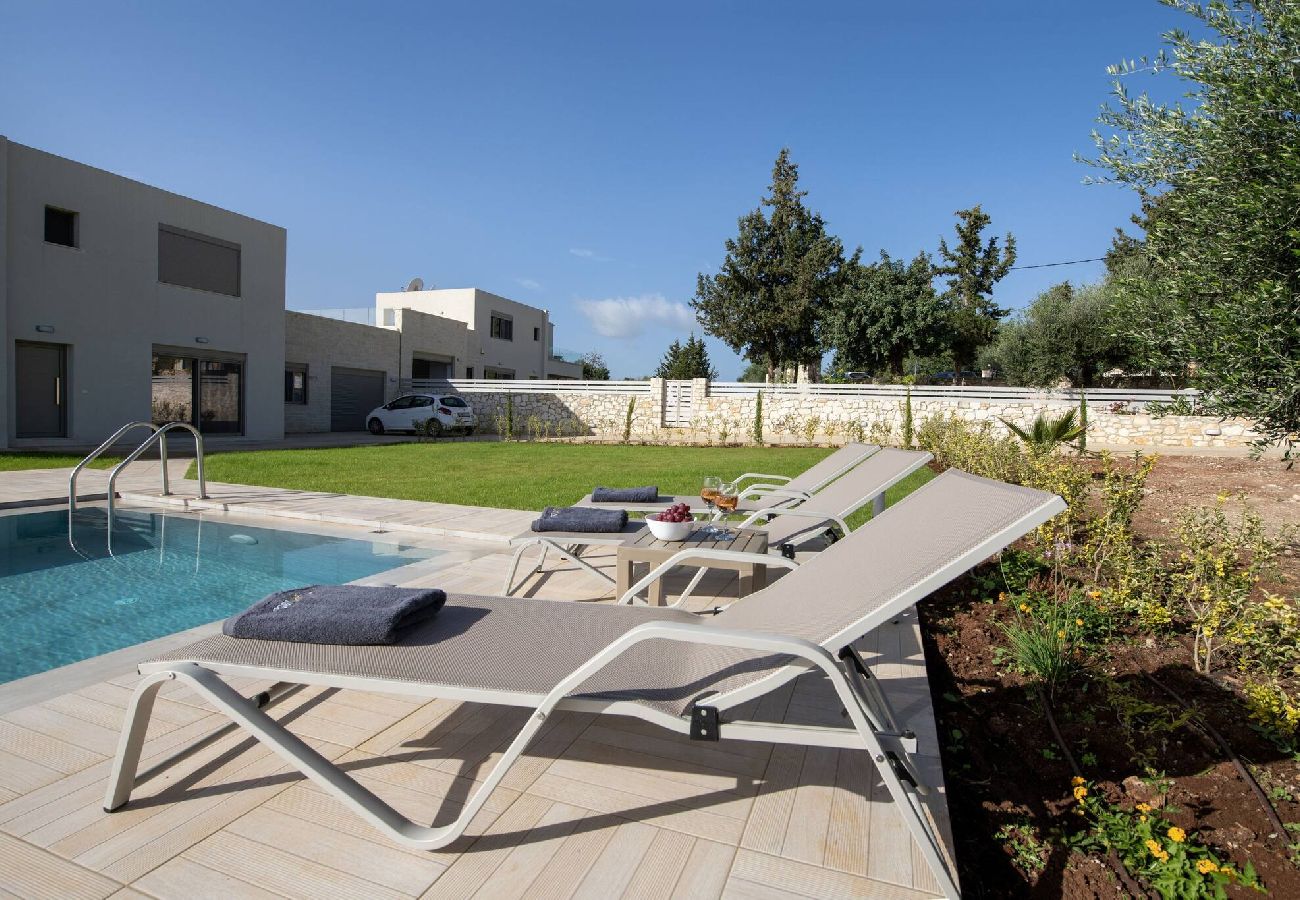 Villa in Douliana - Icarus Luxury Private  Villa