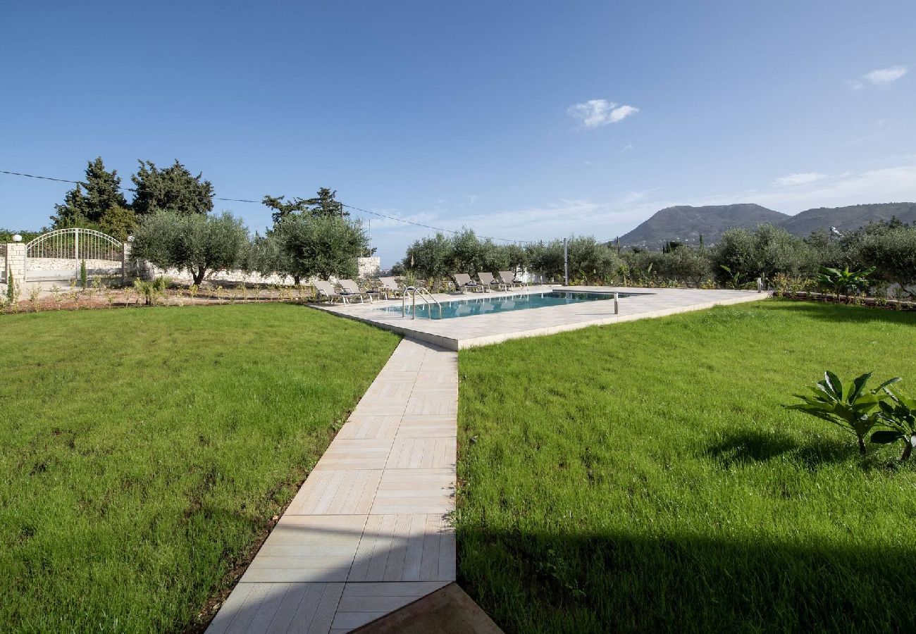 Villa in Douliana - Icarus Luxury Private  Villa