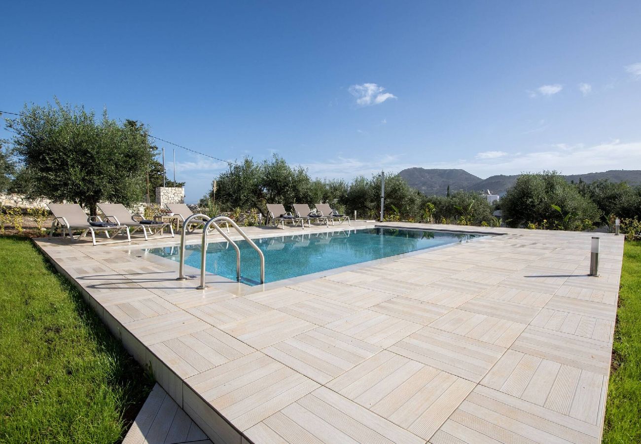 Villa in Douliana - Icarus Luxury Private  Villa