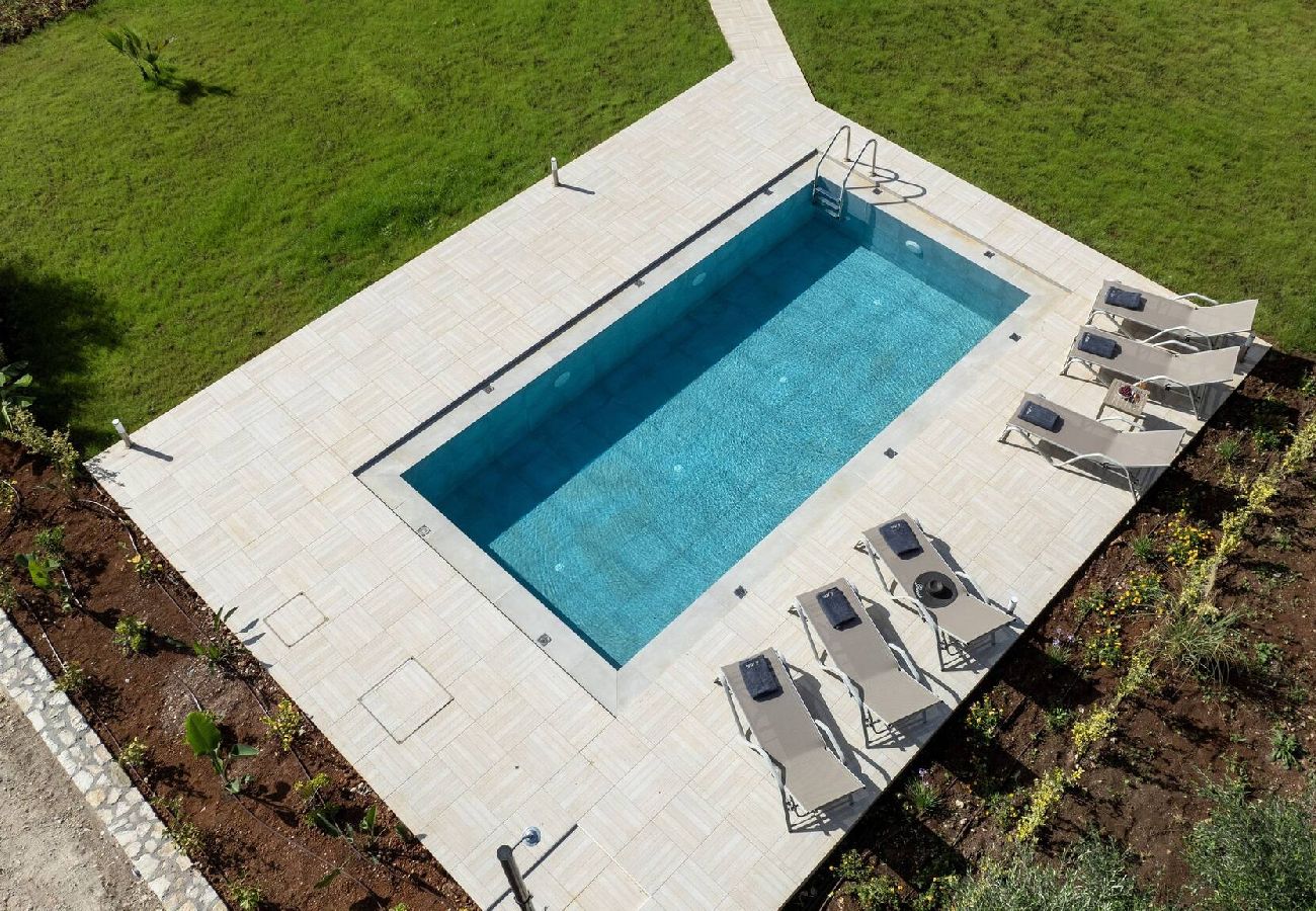 Villa in Douliana - Icarus Luxury Private  Villa