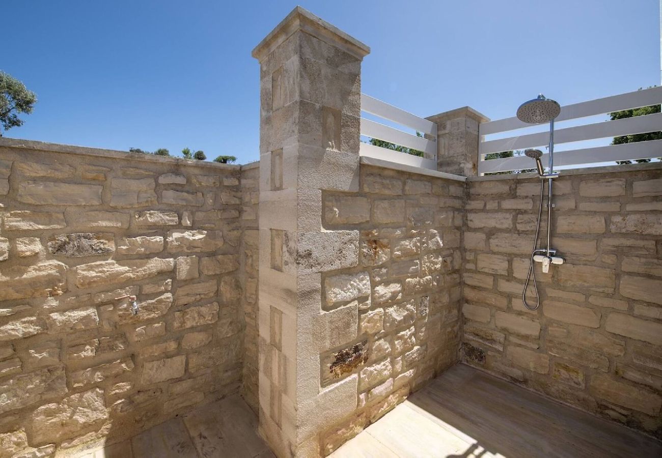 Villa in Prines - Villa Aurora Luxurius Living