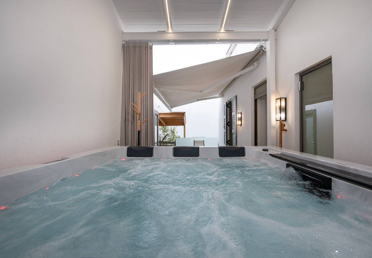 House in Chania - Chania Luxury City Retreat, Hammam&Outdoor Jacuzzi