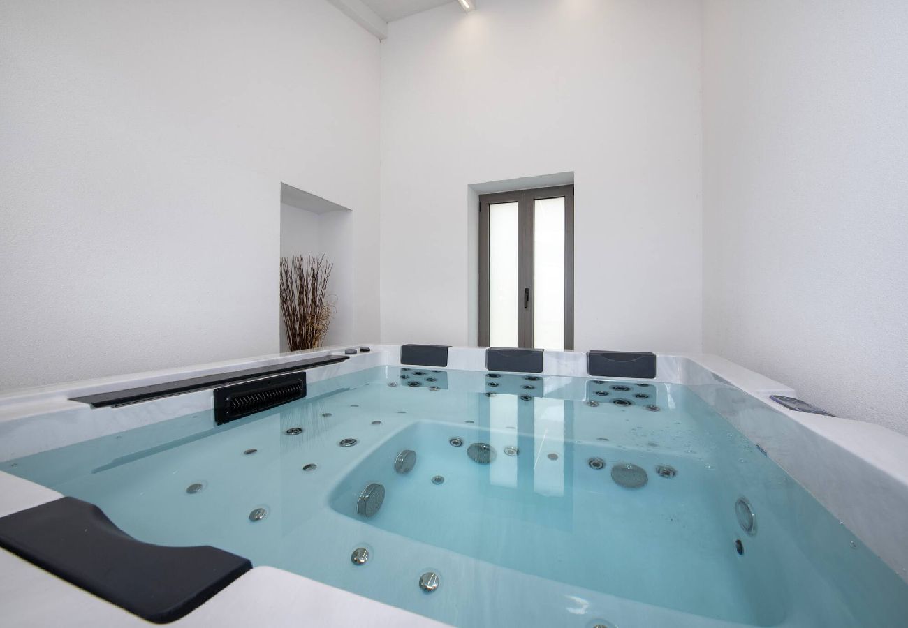House in Chania - Chania Luxury City Retreat, Hammam&Outdoor Jacuzzi