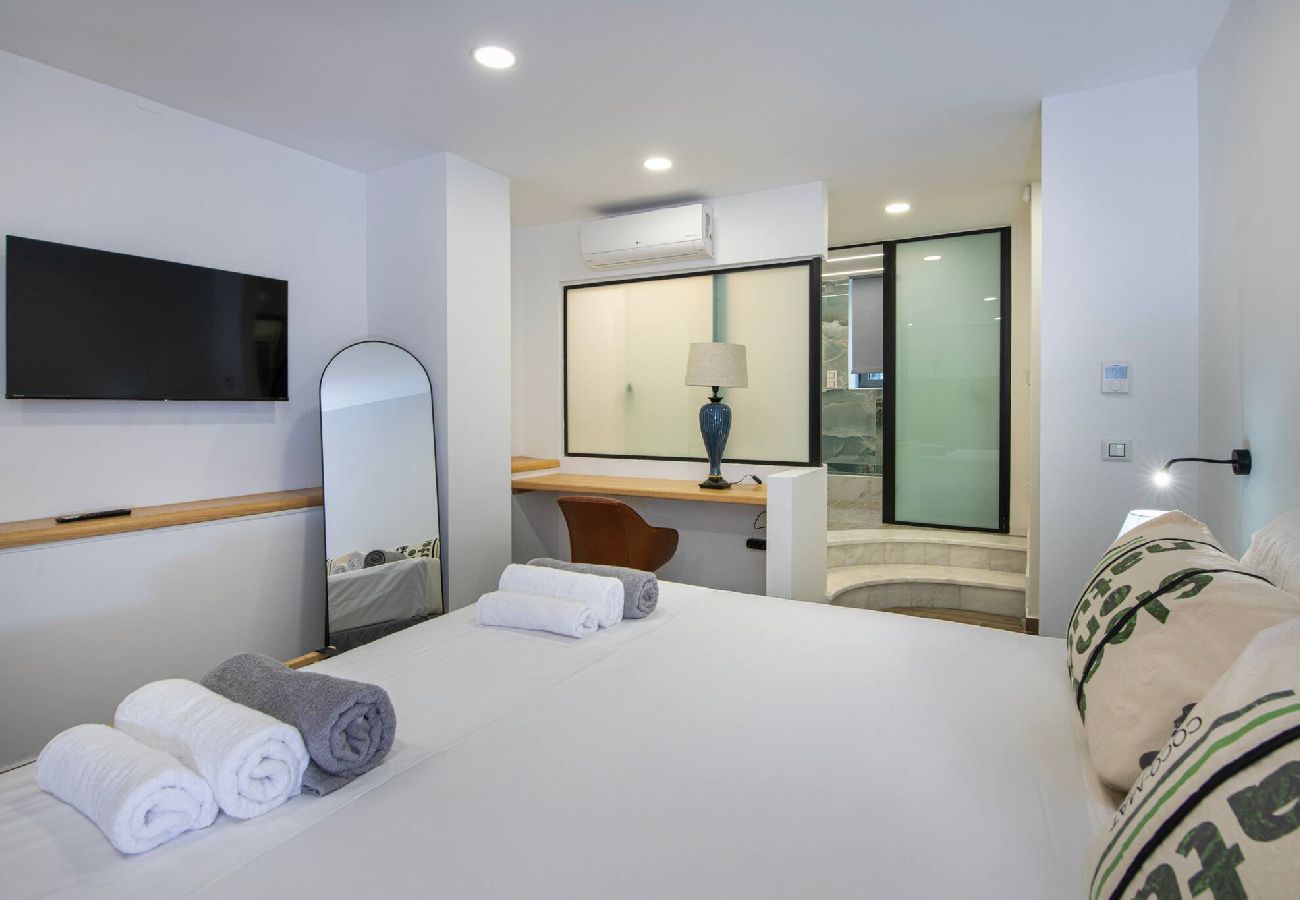 House in Chania - Chania Luxury City Retreat, Hammam&Outdoor Jacuzzi