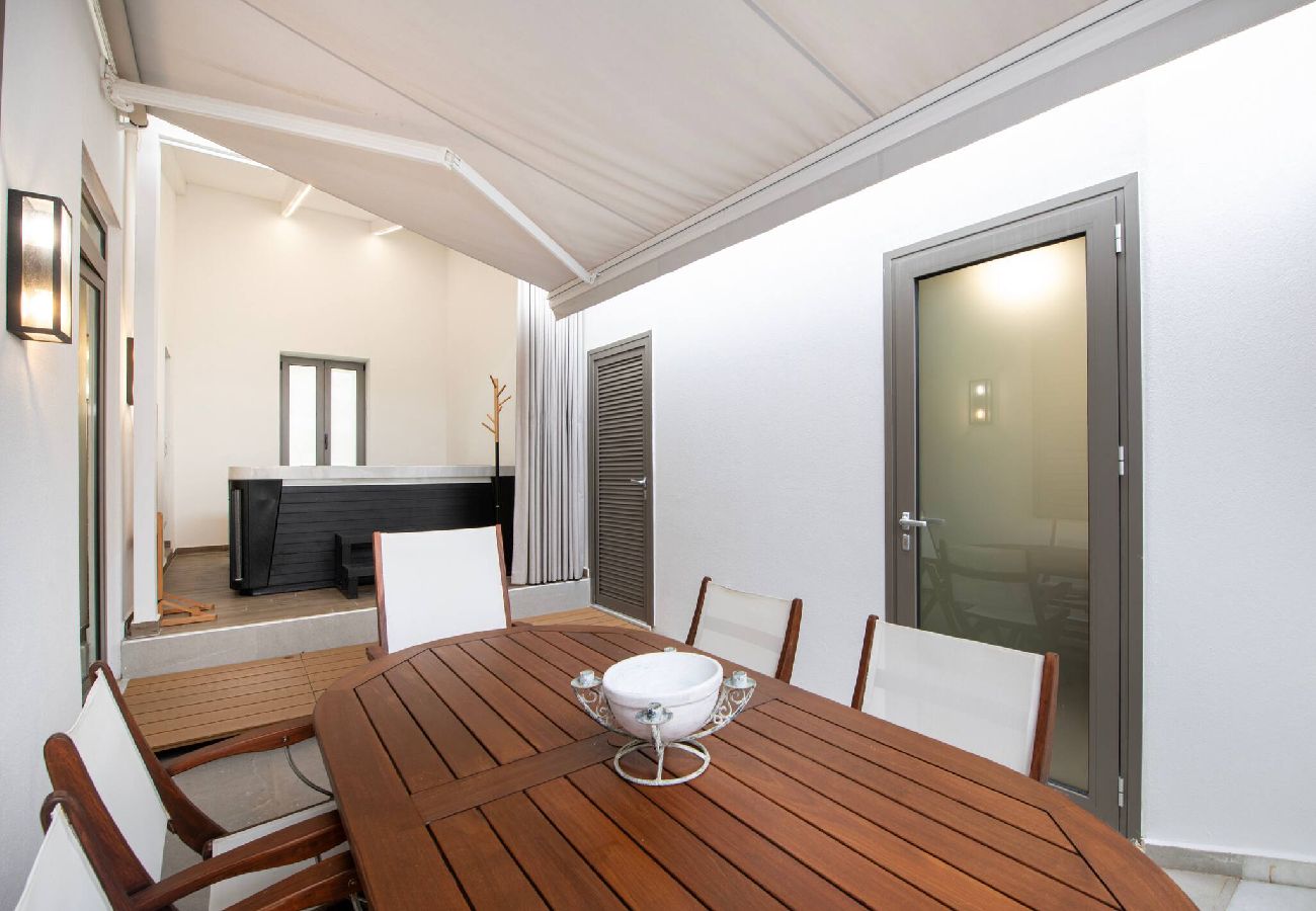 House in Chania - Chania Luxury City Retreat, Hammam&Outdoor Jacuzzi