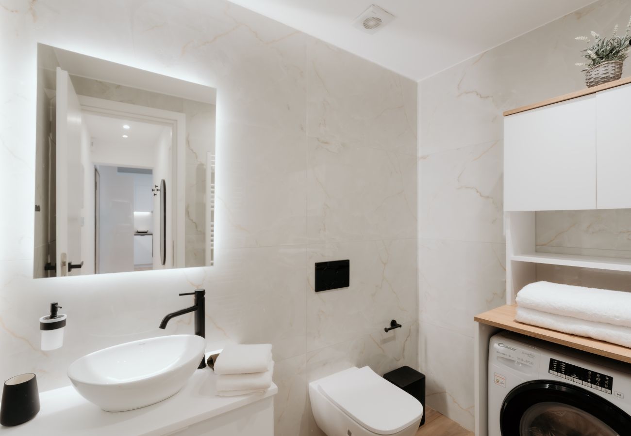 Apartment in Piraeus - Skiathos luxury Apartment in Pireaus with Parking