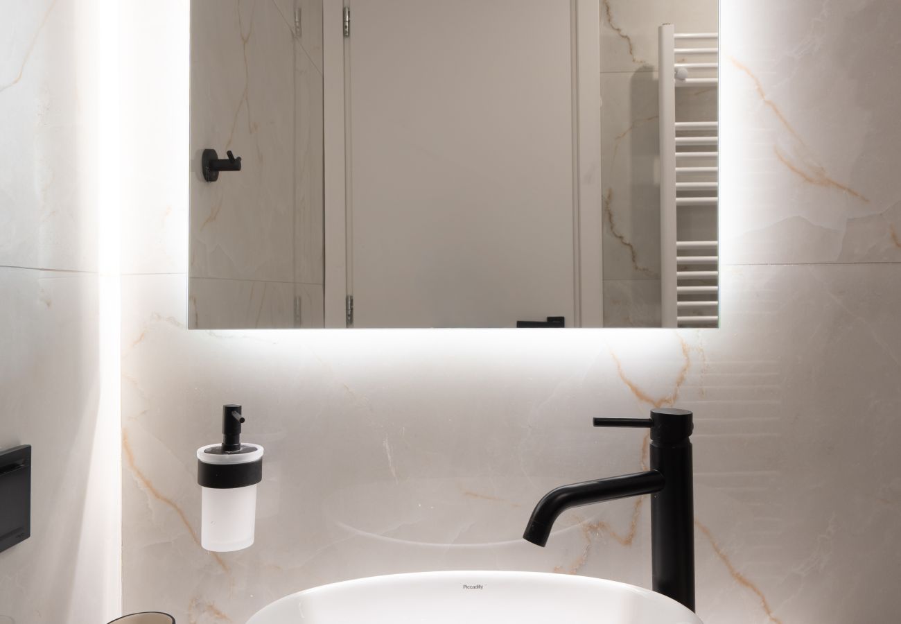 Apartment in Piraeus - Skiathos luxury Apartment in Pireaus with Parking