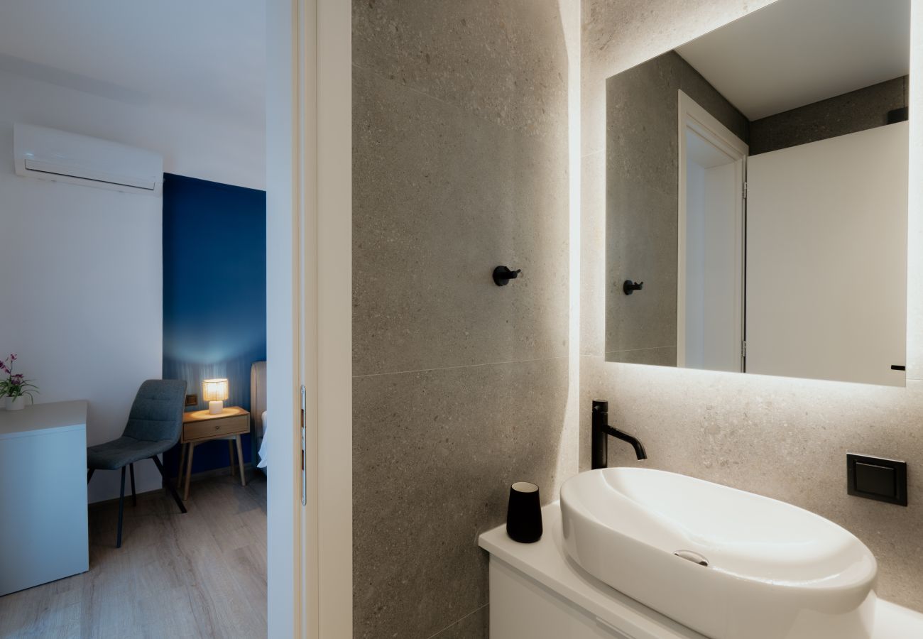 Apartment in Piraeus - Samos luxury Apartment in Pireaus with Parking